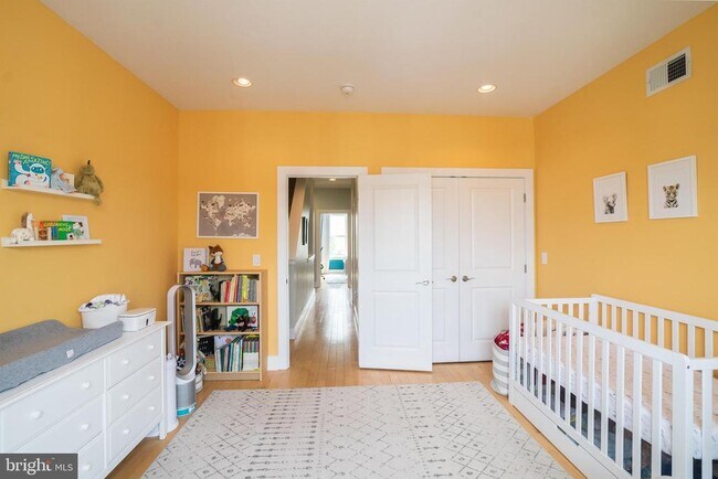 Building Photo - 2520 Kimball St