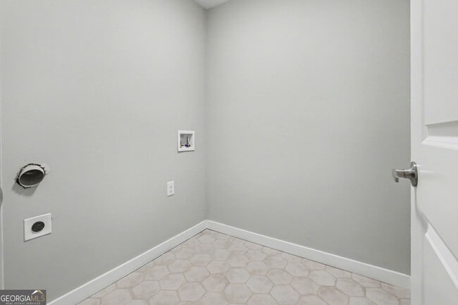 Building Photo - 3180 Tackett Rd