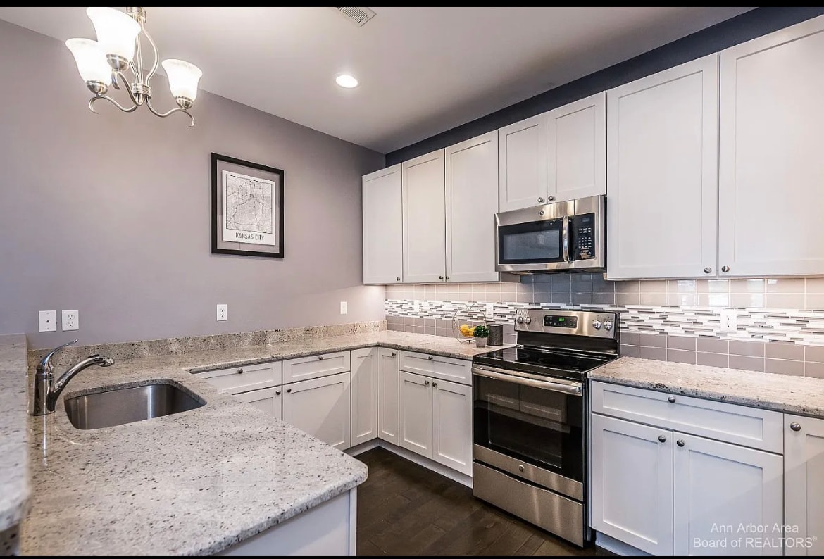 Kitchen - 5580 Arbor Chase Dr