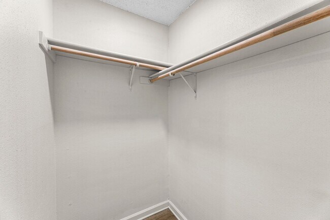 Building Photo - Tastefully Updated 3 bedroom 2 bath Duplex Northeast San Antonio