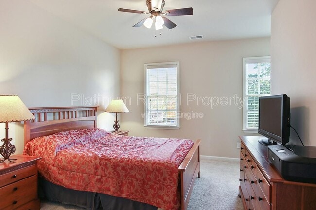 Building Photo - 440 Rose Garden Ln