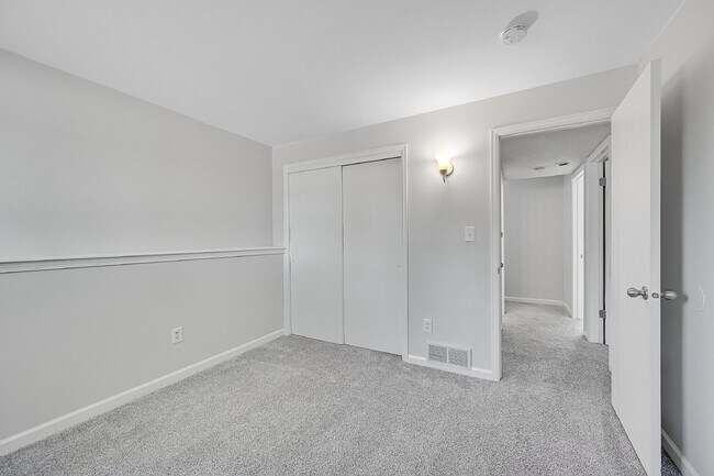 Building Photo - $2,200.00 - 3 Bed,1.5 Bath, Single Family ...