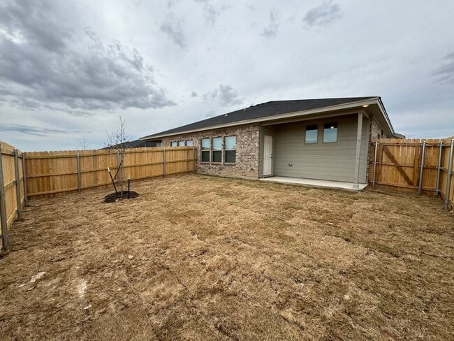 Building Photo - 5403 Rose Gdn Lp