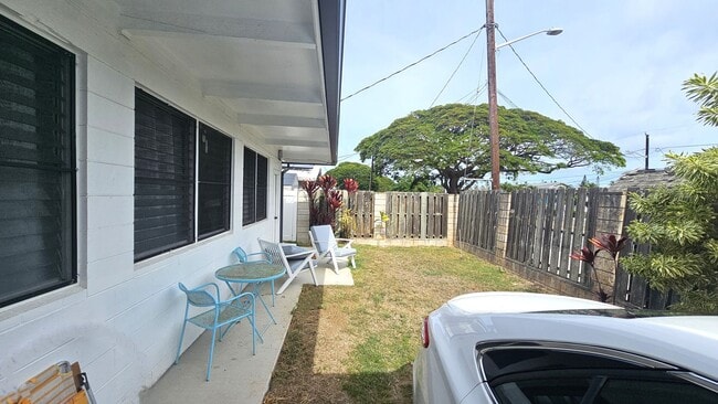 Building Photo - 2/1 on coveted Kalaheo Hillside