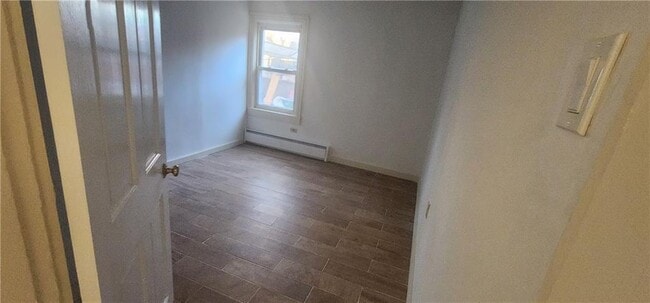 Building Photo - 604 Blackstone St