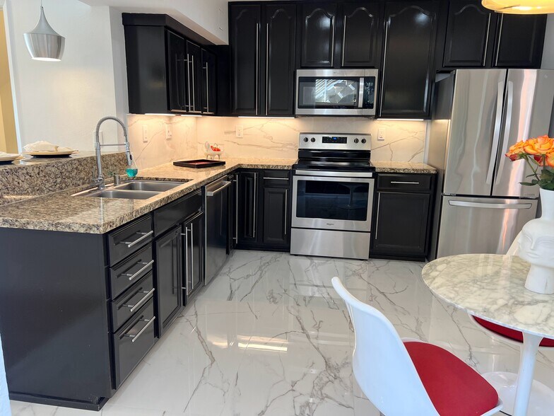 Building Photo - 2225 Manchester Avenue