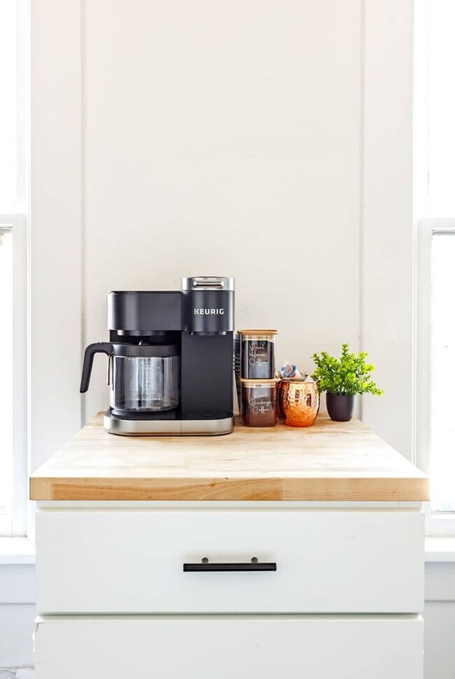 Building Photo - 575 1/2 City Park Avenue-SI ID1265608P