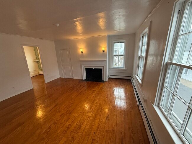 Building Photo - 18 Leyden St