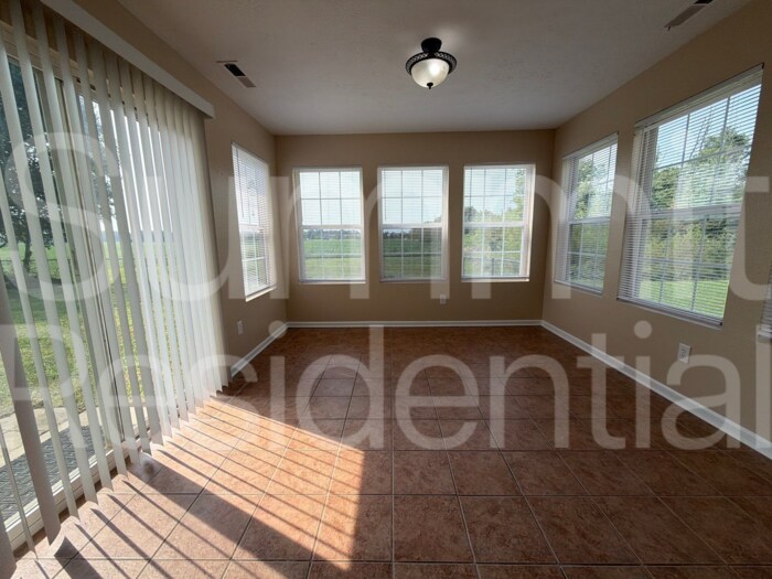 Building Photo - 8005 Harshaw Dr
