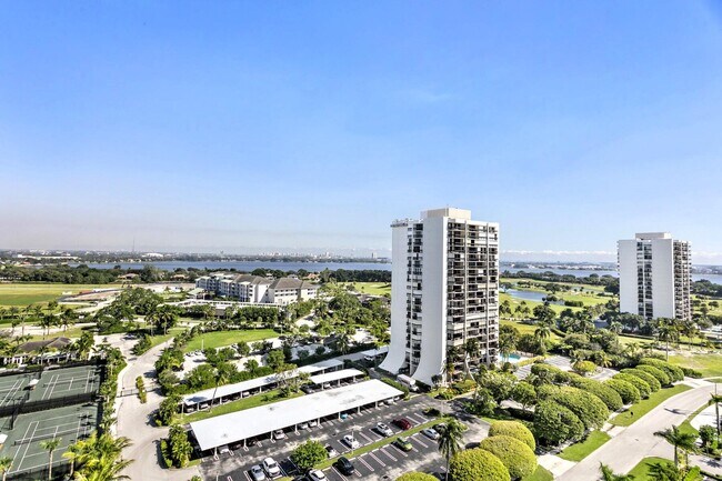 Building Photo - 2425 Presidential Way