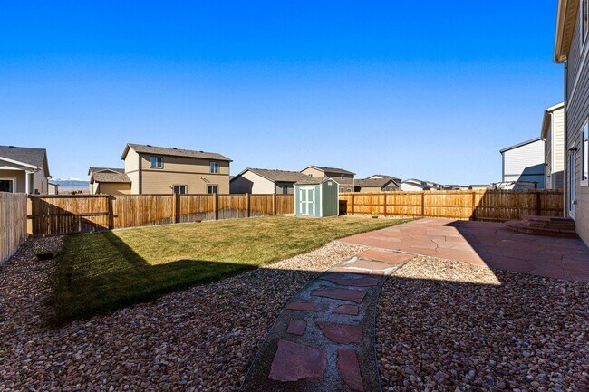 Building Photo - Spacious Home with Central AC and Fenced Yard