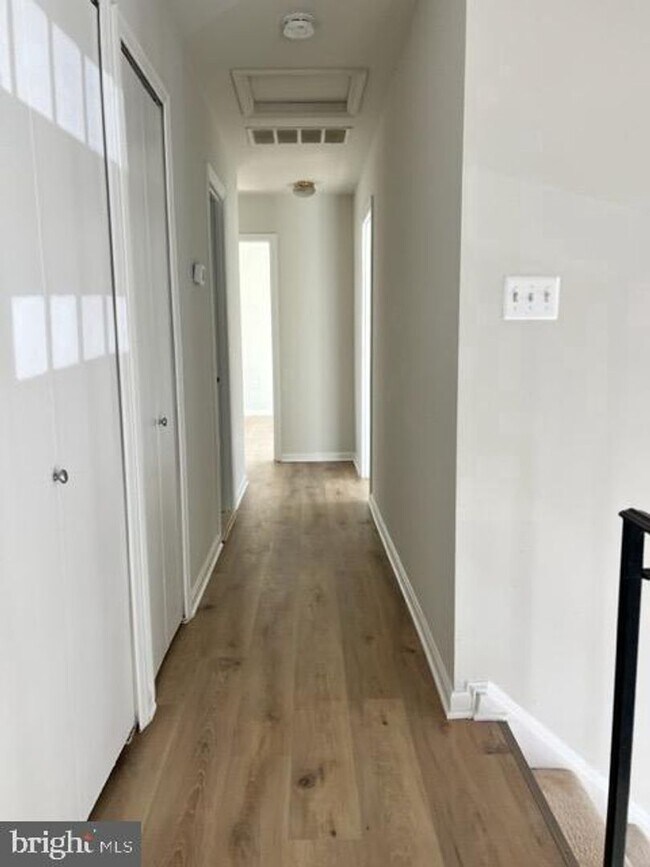 Building Photo - 9112 Cascus Dr