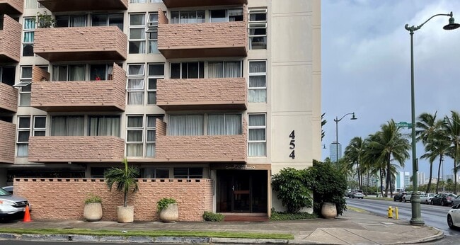 Building Photo - Regency Ala Wai Condo - FURNISHED 1 bedroom unit, Utilities Included - no parking - Avail now!