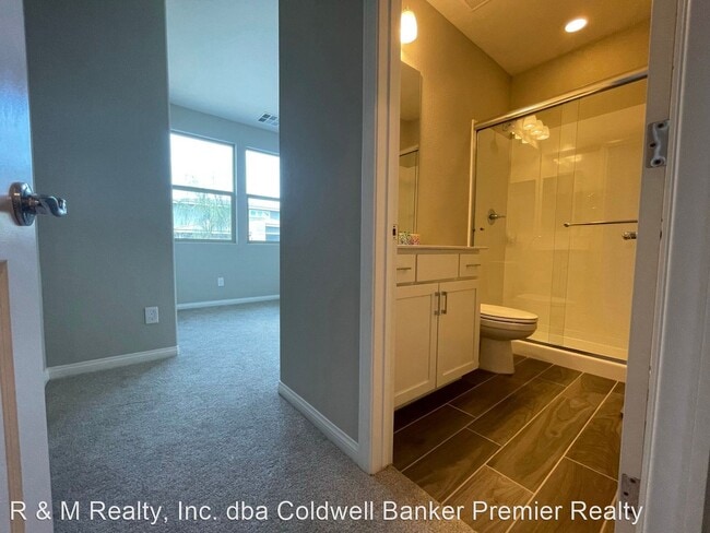 Building Photo - 12483 Point Sierra St