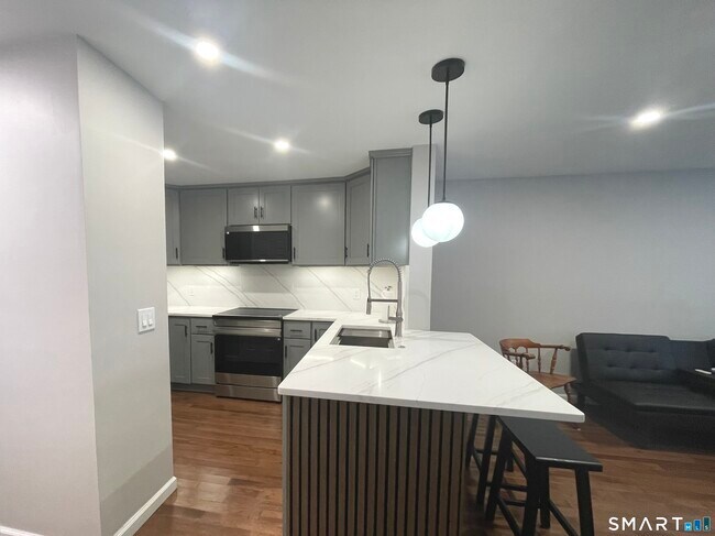 Building Photo - 31 Willow Springs