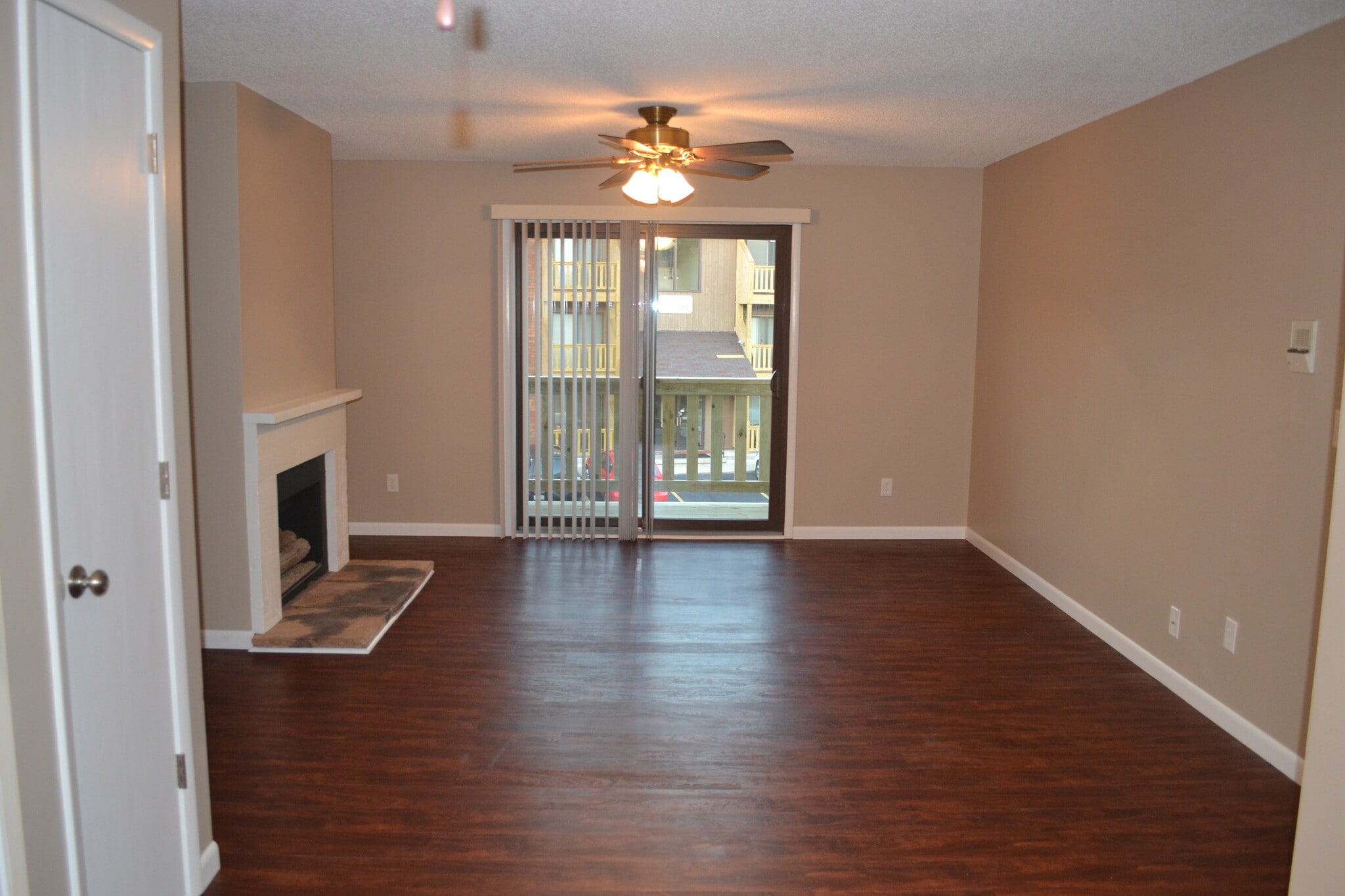 Building Photo - 441 Woodside Trail
