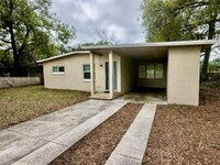 Building Photo - 1624 Queensway Rd