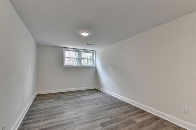 Building Photo - 3914 Granger Dr