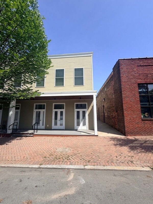 Building Photo - 319 N 24th St