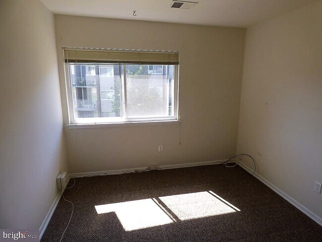 Bedroom - 10222 Prince Plz