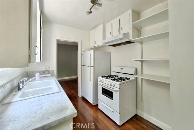 Building Photo - 707 El Centro St