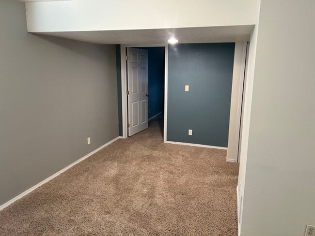 Building Photo - Updated 3-Bedroom Home In Great Neighborhood