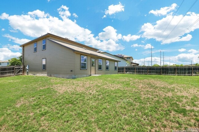 Building Photo - 2850 Lindenwood Run