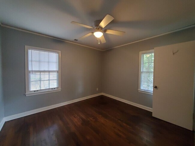 Building Photo - 5000 Princeton Rd