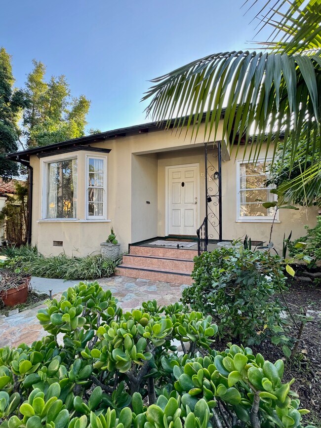 Building Photo - 838 14th St