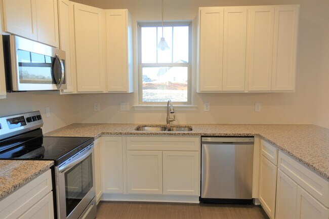 Building Photo - 2731 Millhone Dr