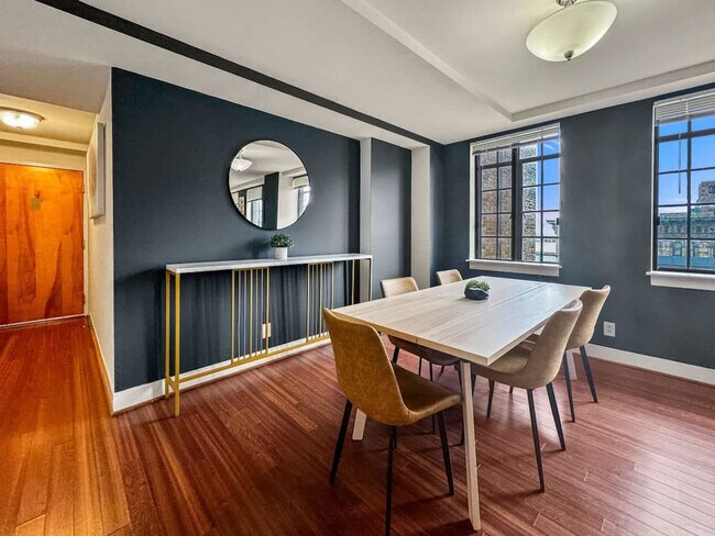 Building Photo - 111-23 N 15th St