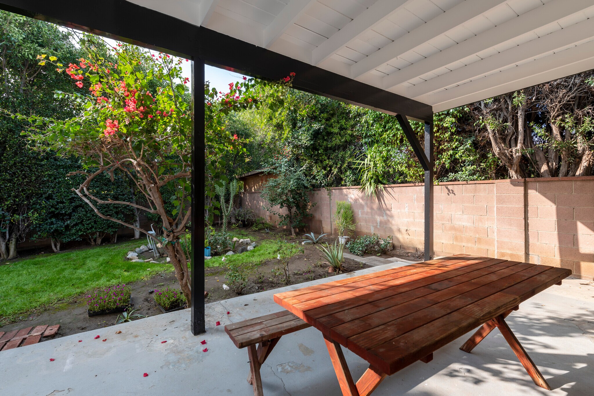 Building Photo - 14028 Cantlay St