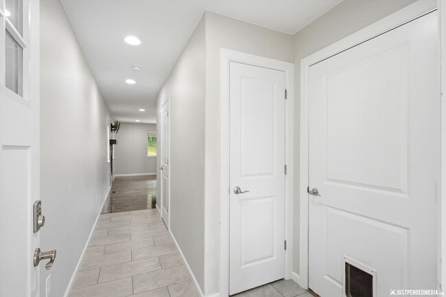 Building Photo - 1553 N Ravens Best Cir