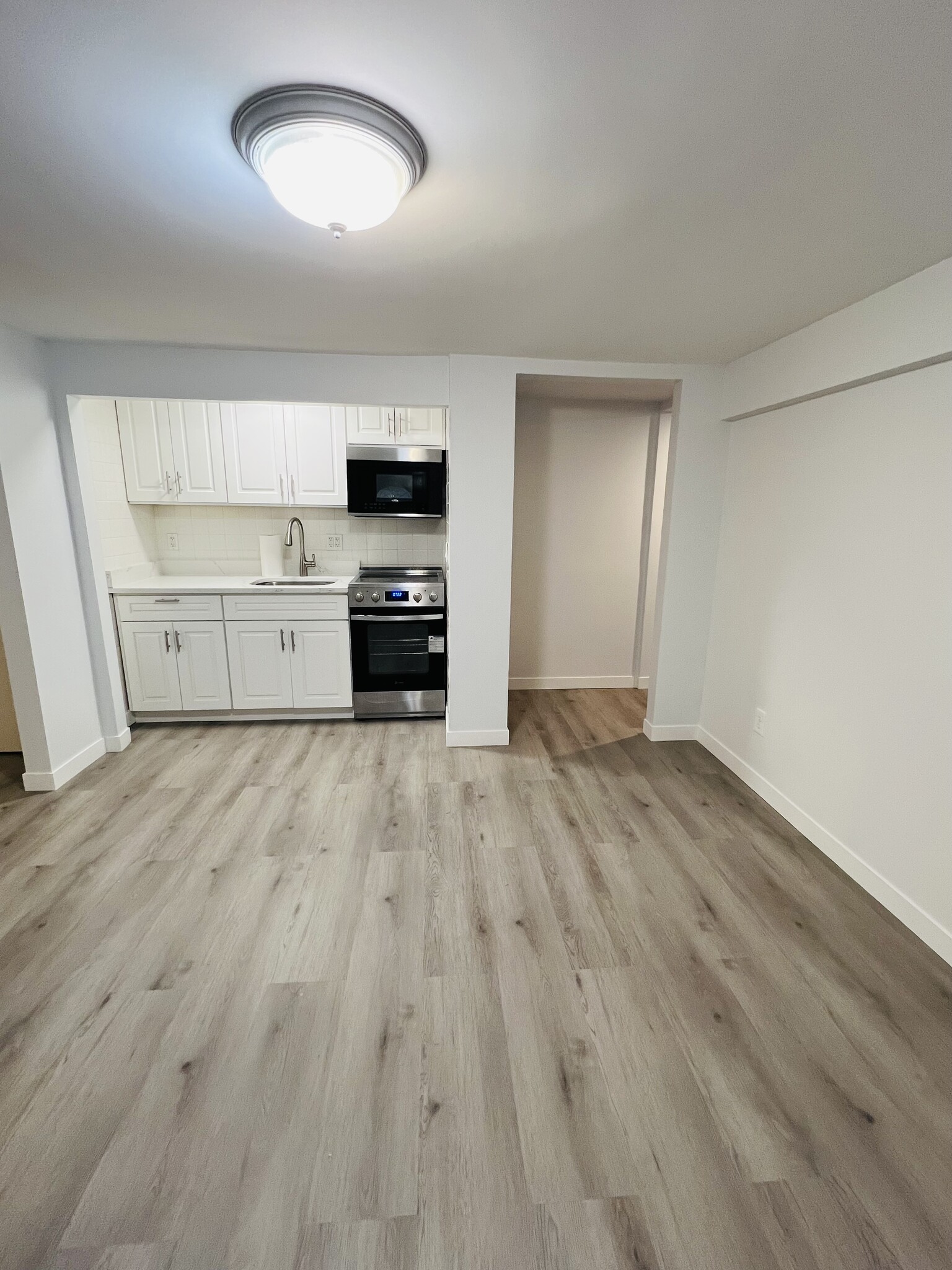 Building Photo - 5 Ridge Rd