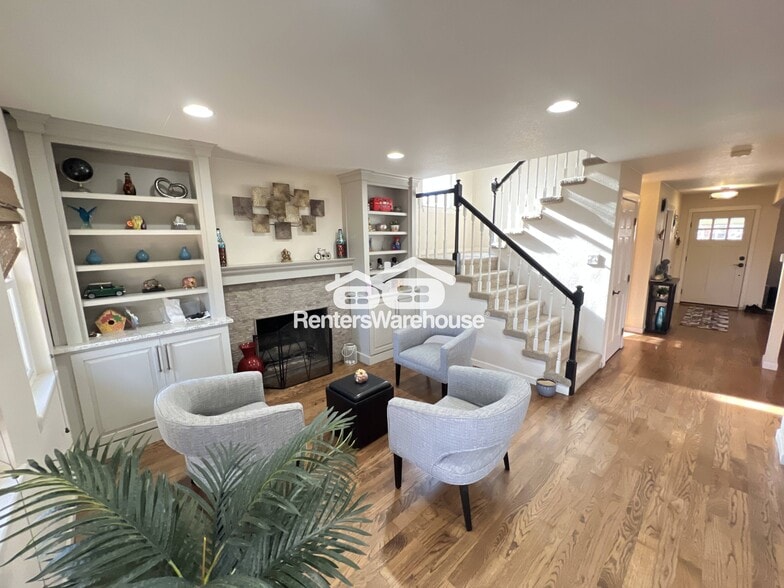 Building Photo - 8066 S Rosemary Ct