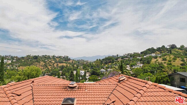 Building Photo - 1630 Bridgeport Dr