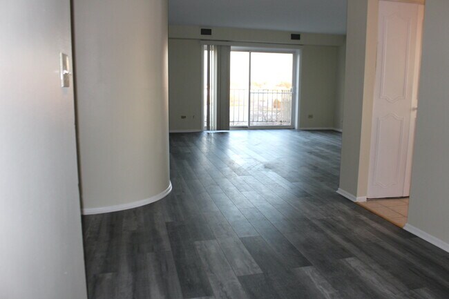 Building Photo - 4500 Beau Monde Dr