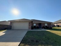 Building Photo - 408 Viola Dr