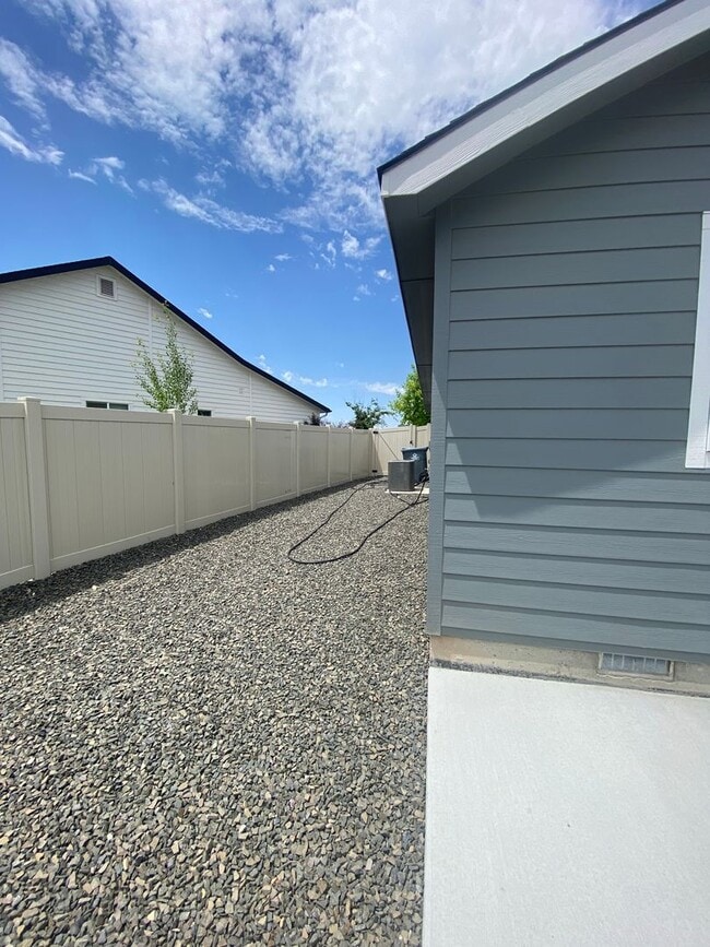 Building Photo - 5214 Clearfield Ct