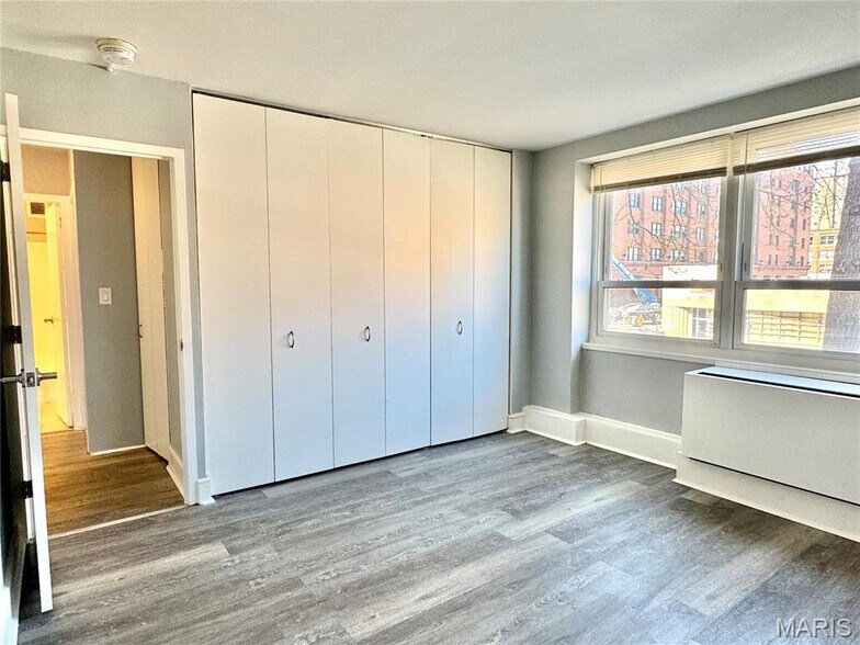 Building Photo - 210 N 17th St