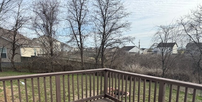 Building Photo - Beautiful Home close to Ft Campbell and Shopping!