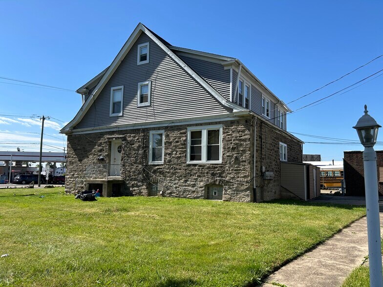 Building Photo - 6370 Oxford Ave