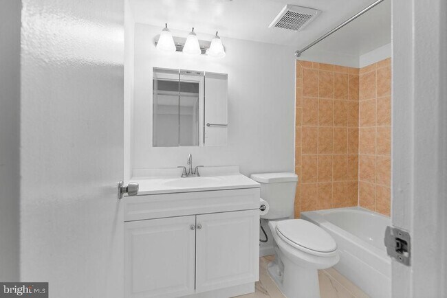 Building Photo - 6085 Majors Ln