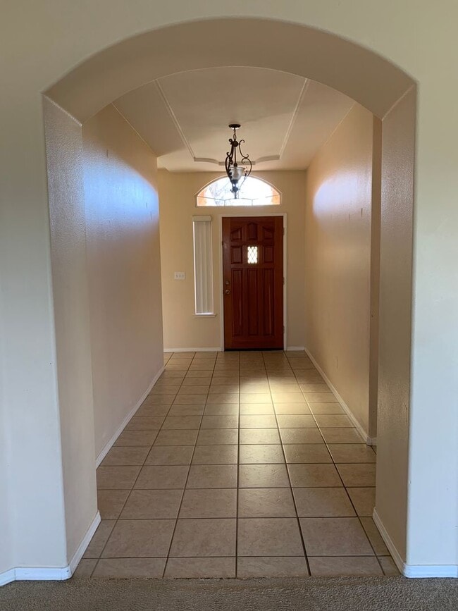 Building Photo - 3 Bedroom 2 Bath Home in Cul-De-Sac