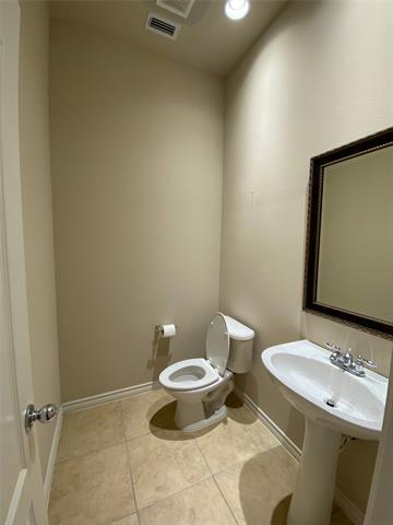 Building Photo - 15831 Breedlove Pl