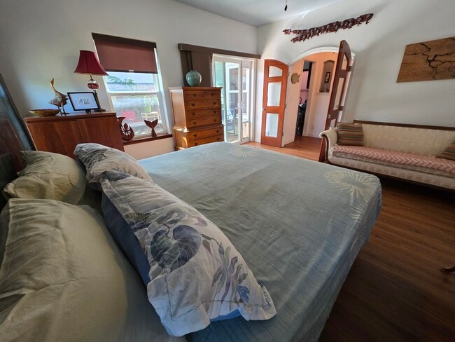 Building Photo - 1367 Kakae Pl