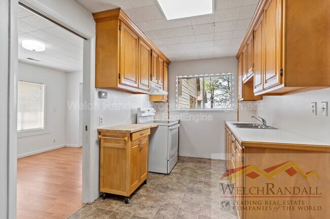 Building Photo - 421 E 2625 N