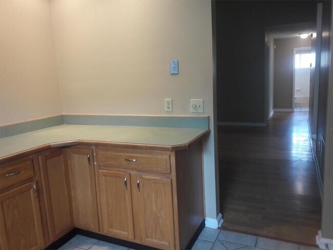 Building Photo - 3 bedroom in Jacksonville FL 32210