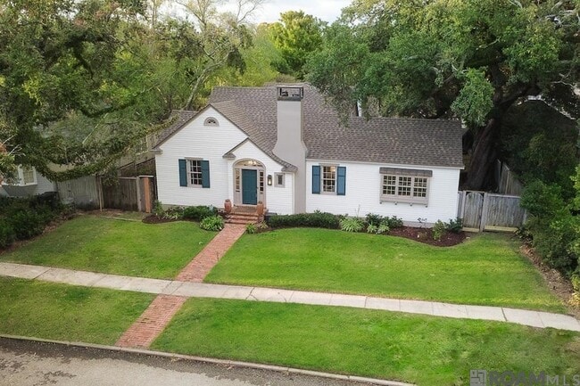 Building Photo - 2221 Olive St