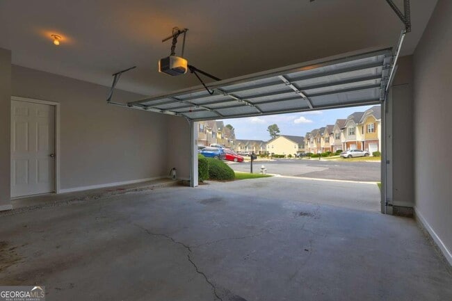 Building Photo - 118 Meeting Pl Rd